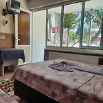 汽车旅馆 Batu 3*