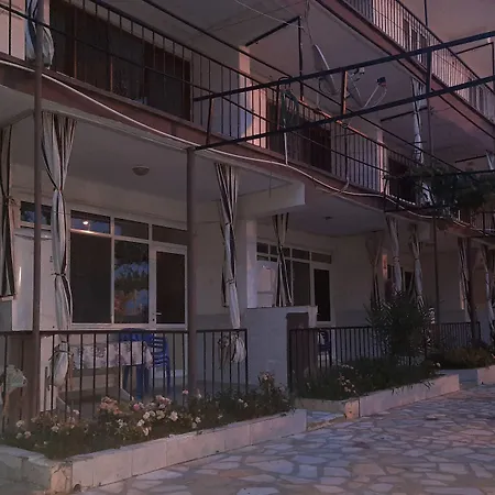 汽车旅馆 Batu 3*