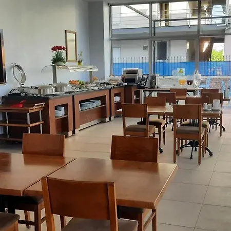 汽车旅馆 Batu 3*